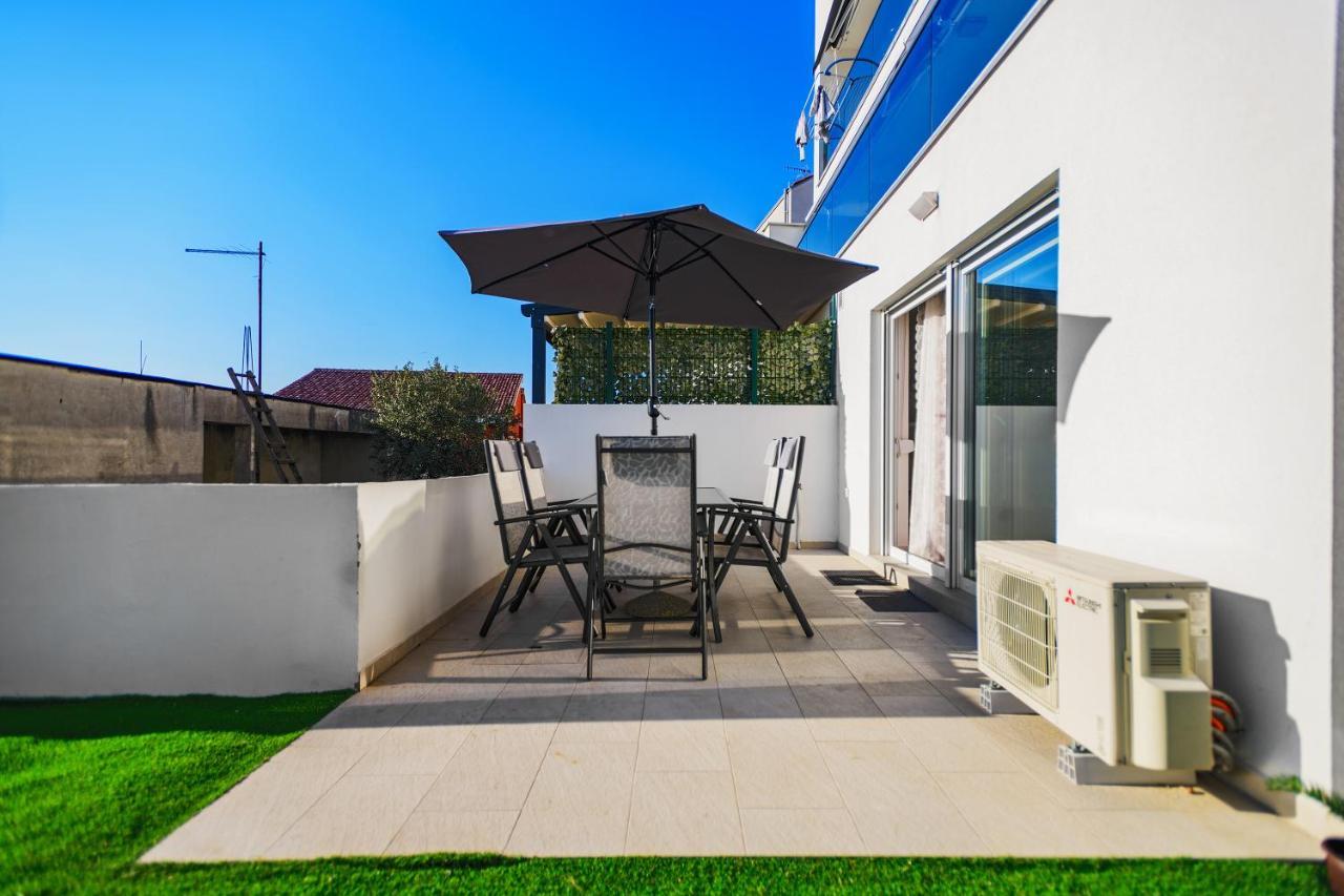 Holiday Apartment Zadar - With Summer Balcony And Parking Exterior foto